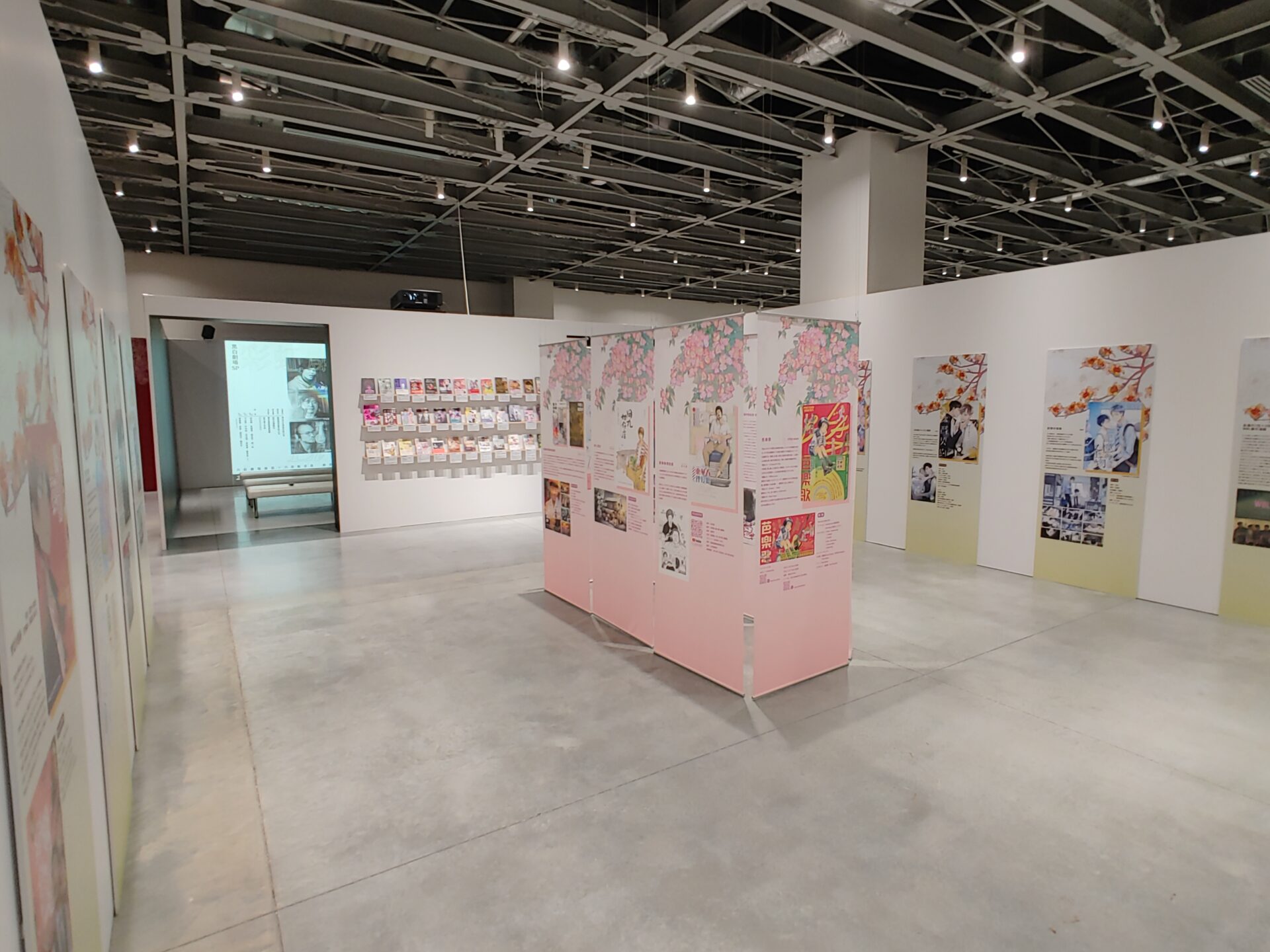 台湾漫画のPRに係る展覧会に関する製作施工
