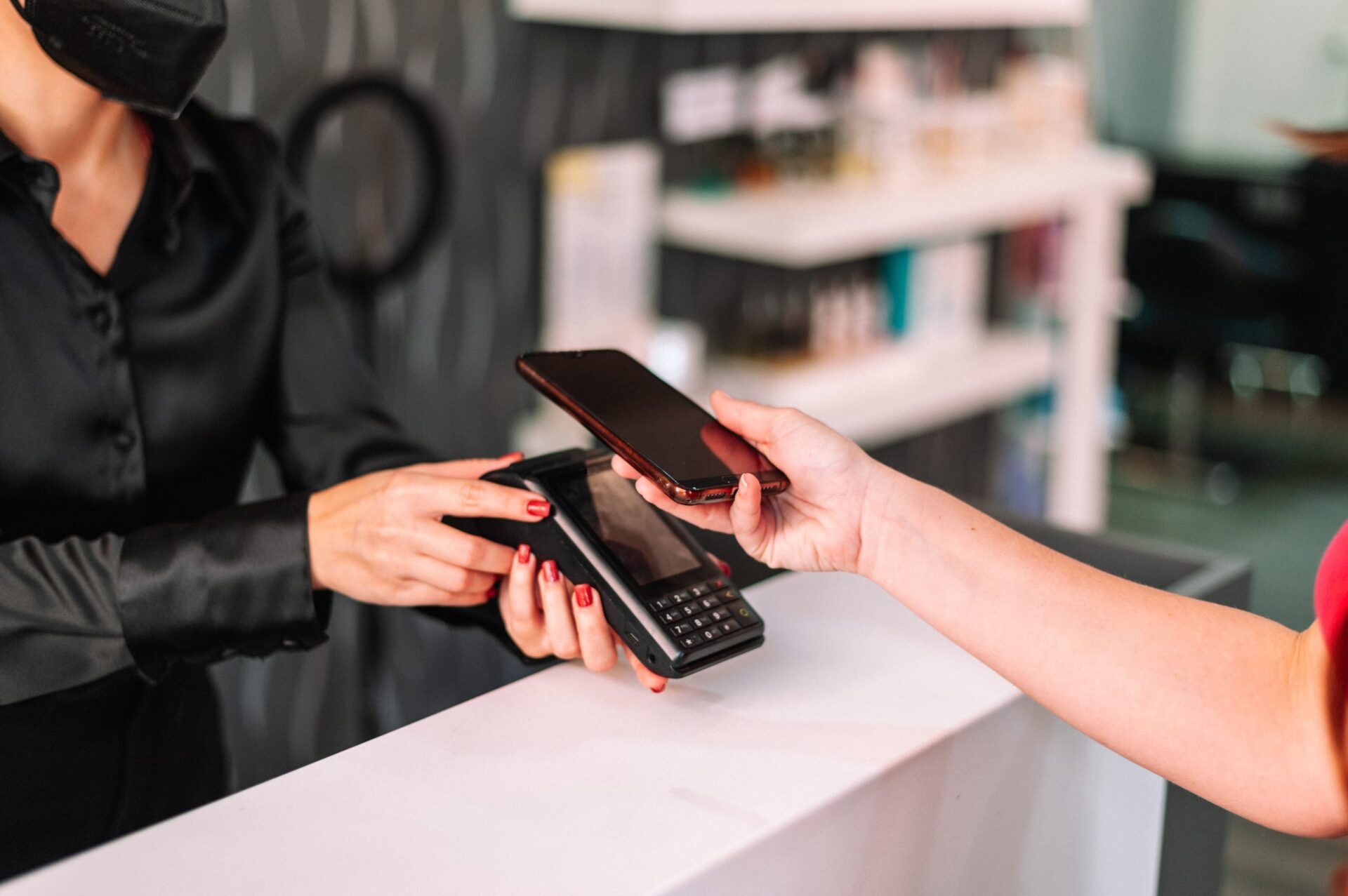 化粧品業界の接客業務管理アプリ制作