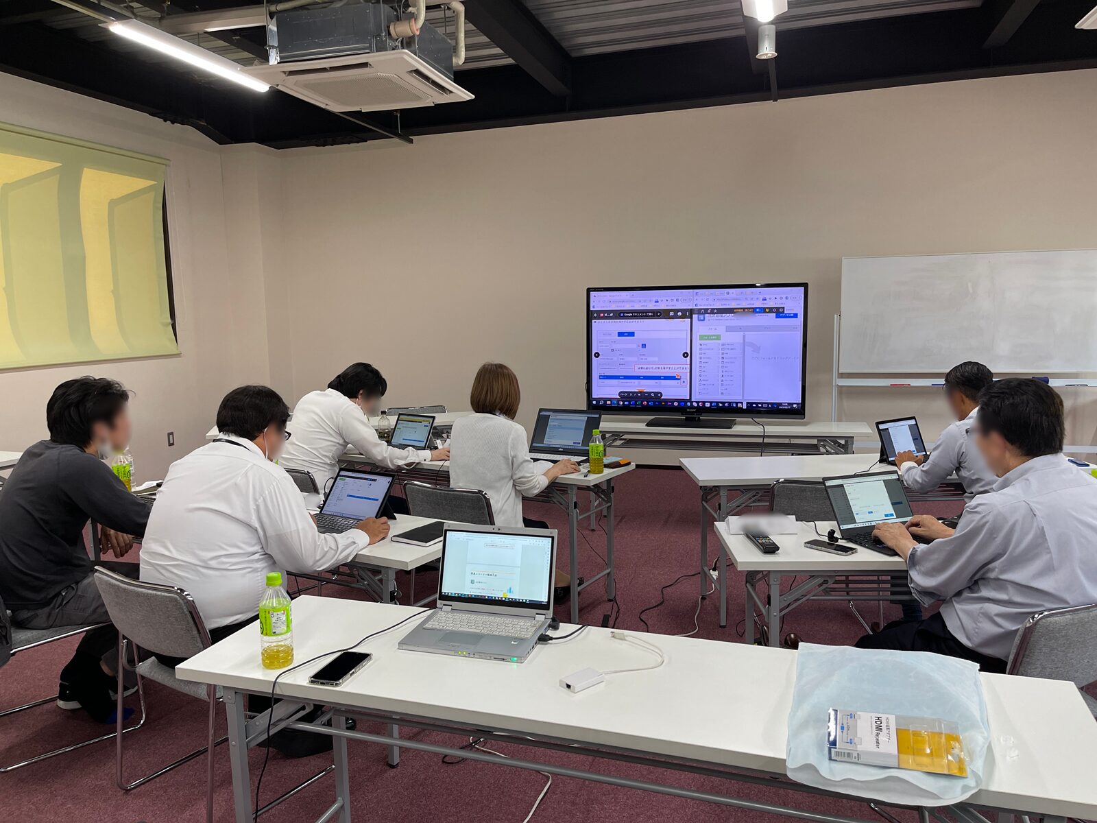 製造業に対してDX化を支援する企業研修を実施