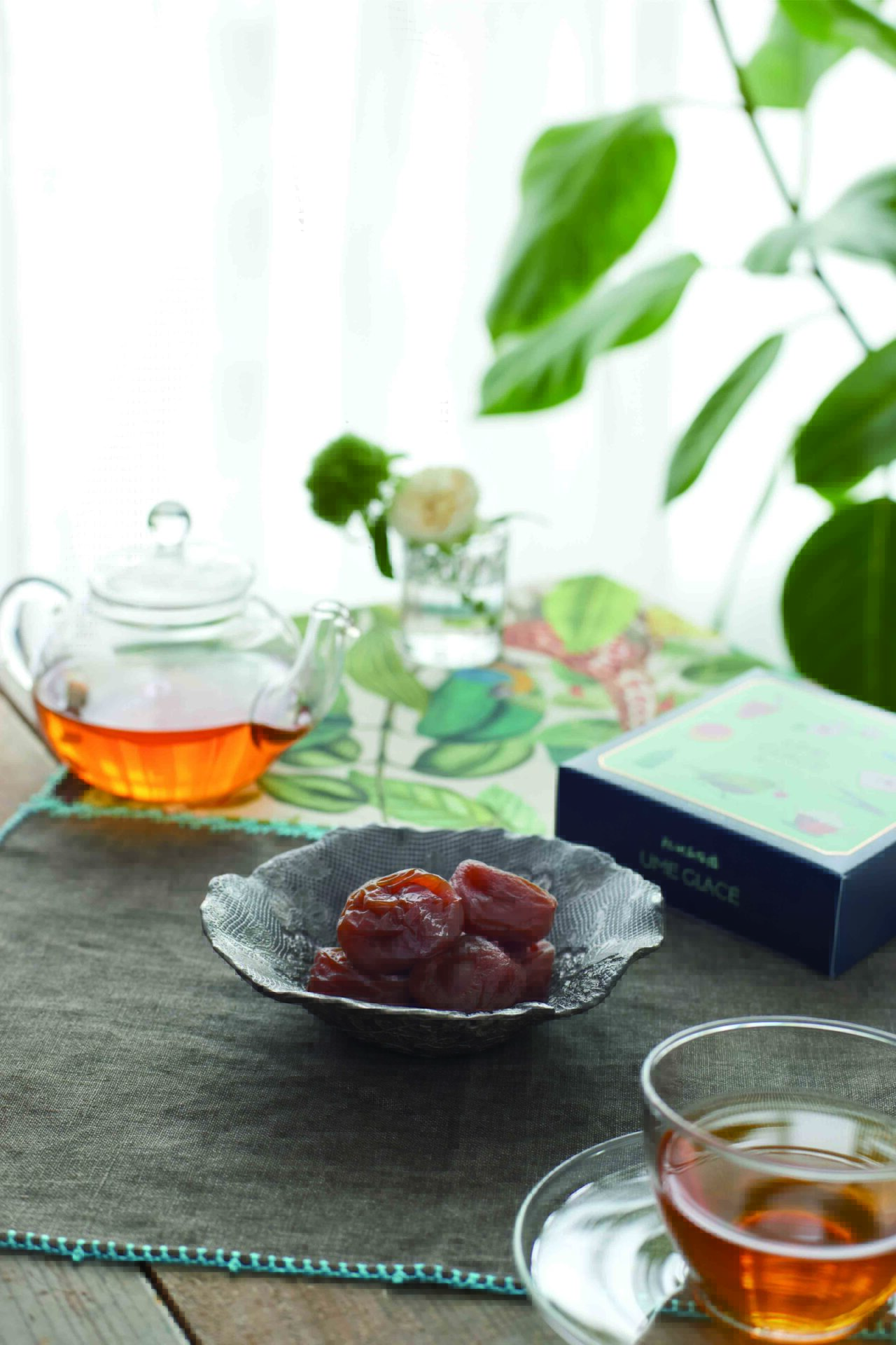 梅スイーツ「梅コンポート」「梅グラッセ」のパッケージのリデザインとイラスト、リーフレット制作